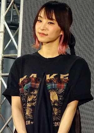 Archivo:LiSA on PF28 stage 20180520b (cropped) (cropped)