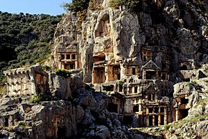 Archivo:Myra Rock Tombs