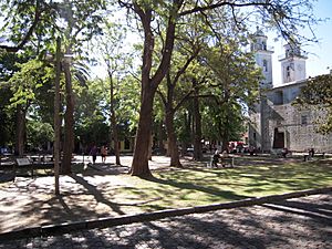 Archivo:Plaza de Armas Colonia del Sacramento