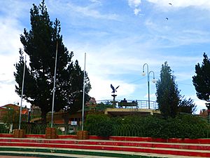 Archivo:Plaza de Batallas, Bolivia