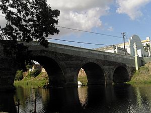 Archivo:Puente Río Yayabo Sancti Spiritus
