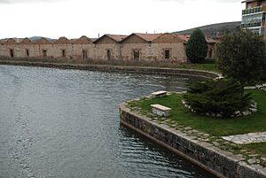 Archivo:PuertoFluvialCanalCastilla AlarDelRey 001