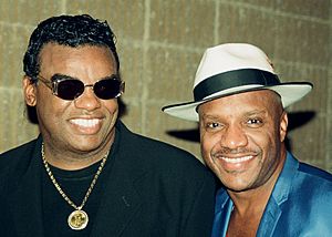 Archivo:Ron and Ernie Isley