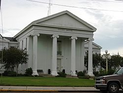 St. Martin Parish Courthouse, St. Martinville, Louisiana.jpg
