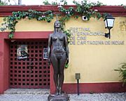 Archivo:Statue India Catalina FICCI