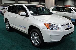 Archivo:Toyota RAV4 EV WAS 2012 0791