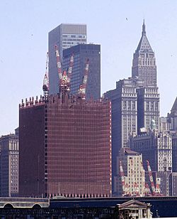 Archivo:Twin Towers under construction