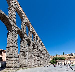 Archivo:Acueducto, Segovia, España, 2024-06-14, DD 10