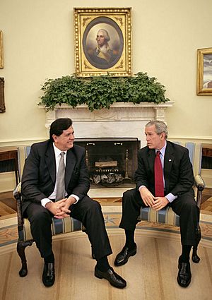 Archivo:Alan Garcia with G.W. Bush