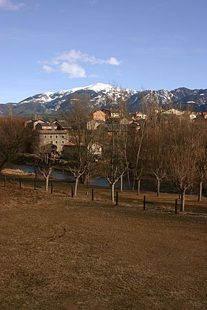 Archivo:Bellver de Cerdanya - Catalonia 2014 (3)