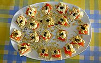 Archivo:Canapés de salmón