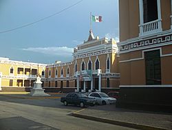 Archivo:Casa del Pueblo, Mérida, Yucatán (01)