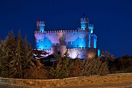 Castillo de Manzanares con iluminación nocturna