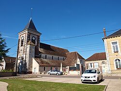 Chassy-FR-89-église-05.jpg