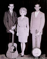 Archivo:Dolly Parton with Larry Mathis and Bud Brewster