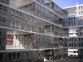 Archivo:Edificio Celosía (Madrid) 03