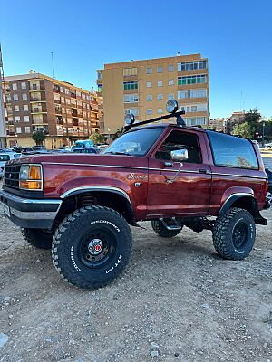 Archivo:Ford Bronco 1989 versión especial Eddie Bauer