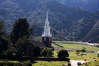 Forest Lawn Hollywood Hills (3338154355).jpg