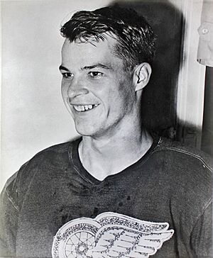 Archivo:Gordie Howe 1946-47