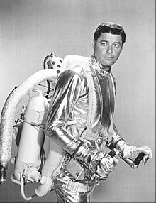 Guy Williams Lost in Space 1965.jpg