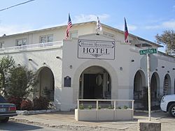 Historic Rocksprings, TX Hotel IMG 1349.JPG