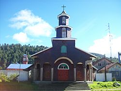 Iglesia de Puerto Cisnes.jpg