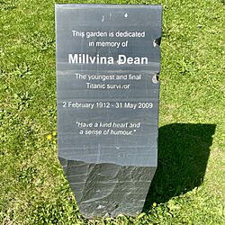 Archivo:Memorial stone to Millvina Dean, Southampton