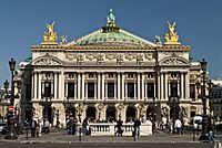 Archivo:Paris Opera full frontal architecture, May 2009