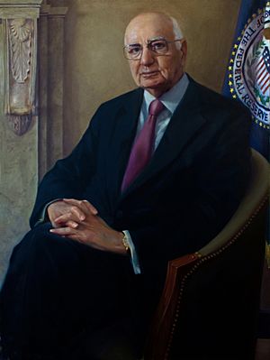 Archivo:Portrait of Paul A. Volcker by Luis Alvarez Roure