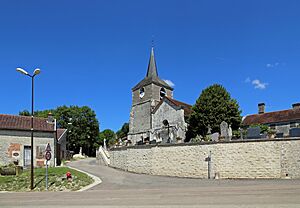 Archivo:Rouvres-les-Vignes R02