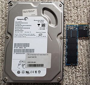 Archivo:SEAGATE 7200.9 160GB HDD+2230 256GB NVME SSD+SANDISK X400 256GB SSD