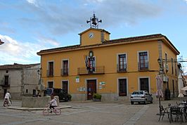 Santibáñez el Bajo casa consistorial.jpg