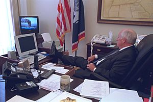 Archivo:Vice President Cheney Watches Television