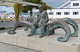 2014-10-18 - Monumento a Jules Verne - Jose Moreno 2005 - Vigo - Spain2
