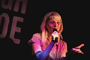Archivo:Aurora at Rough Trade (48028891001)