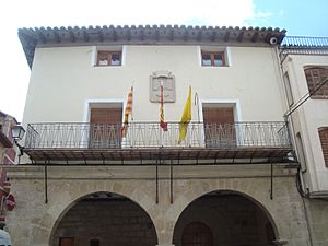 Archivo:Ayuntamiento de Mas de las Matas (Teruel)