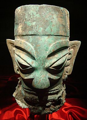 Archivo:Bronze head from Sanxingdui