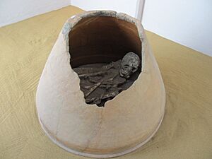 Archivo:Comalcalco Urna funeraria