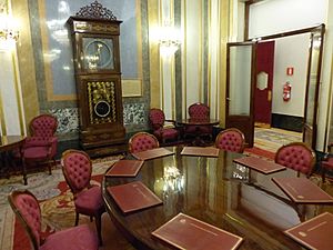 Archivo:Congreso de los Diputados, sala del reloj, Madrid, España, 2015 11