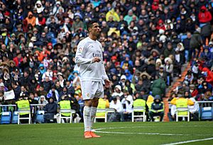 Archivo:Cristiano Ronaldo ante el Celta de Vigo