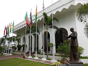 Archivo:East timor parliament-davidrobie
