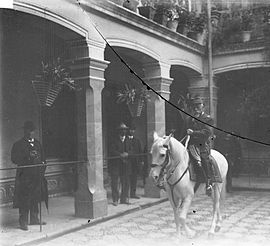 Archivo:Eloy Alfaro en Carondelet, circa 1906