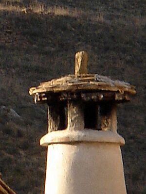 Archivo:Espantabrujas en Longás