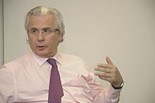Firma de acuerdo de cooperación entre la UMET y la Fundación de Baltasar Garzón - Víctor Santa María.jpg
