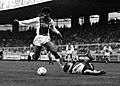 Frank Rijkaard aan de bal tijdens Ajax tegen Roda JC in Amsterdam