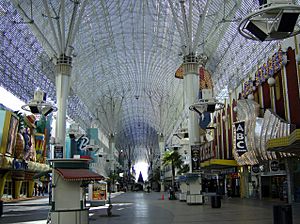 Archivo:Fremont Street Experience canopy of lights