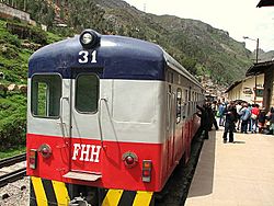 Archivo:Huancavelica station motor31 2007 front