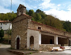 Archivo:Iglesia-pola-del-pino-01