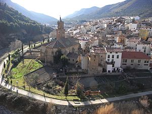 Archivo:Iglesia de San Servando y San Germán en Arnedillo