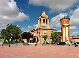 Iglesia de Santa María del Castillo y casa consistorial